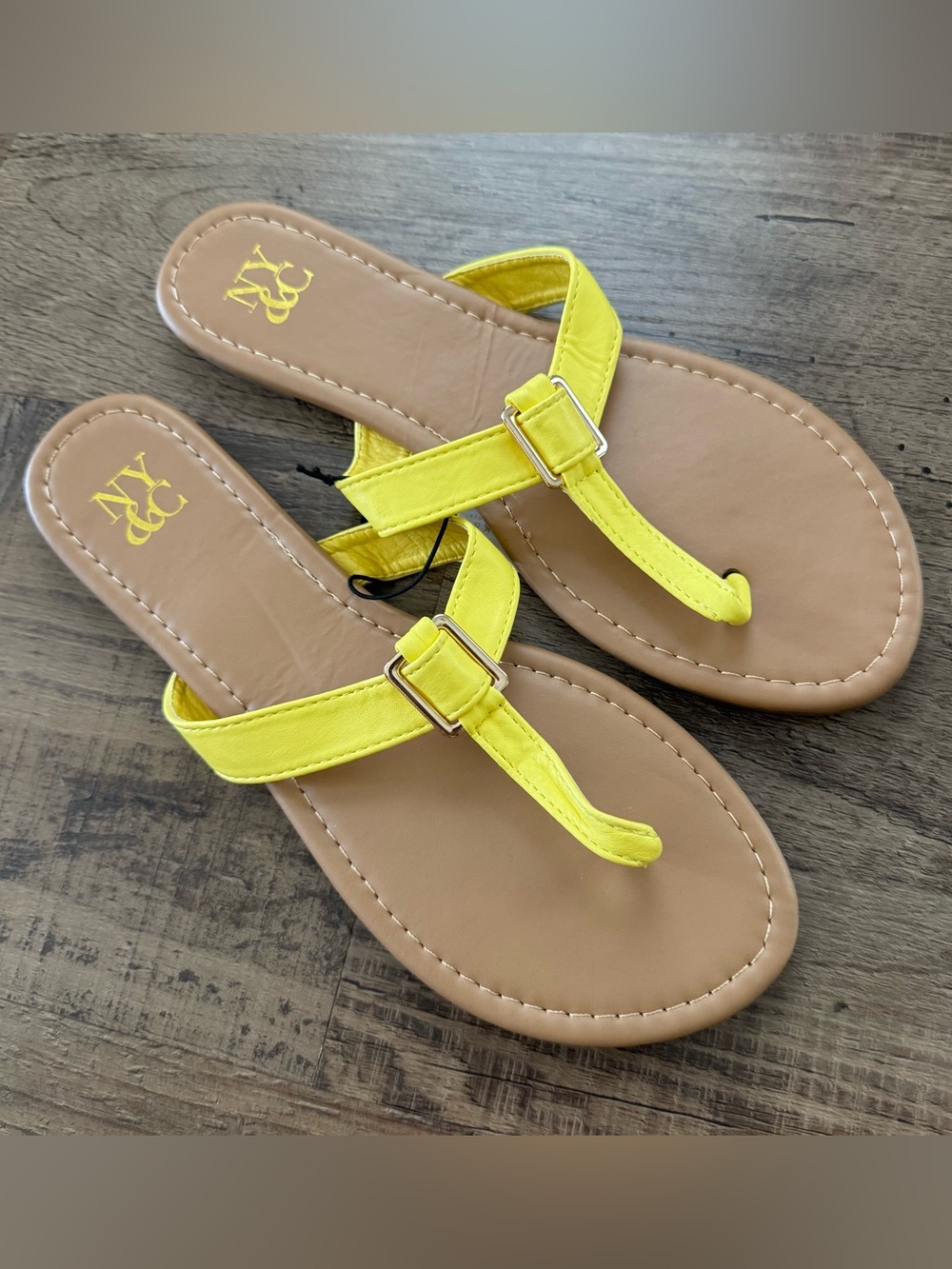 Yellow Women's Flip Flops Size 9 New York Company New with Tags Summer Sandals